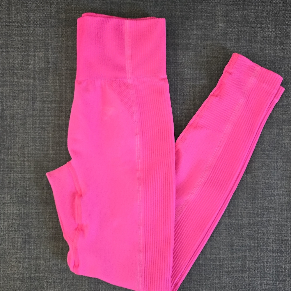 Gymshark Neon Pink Workout Set